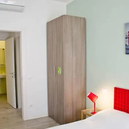 Appartement Casa Corinna *